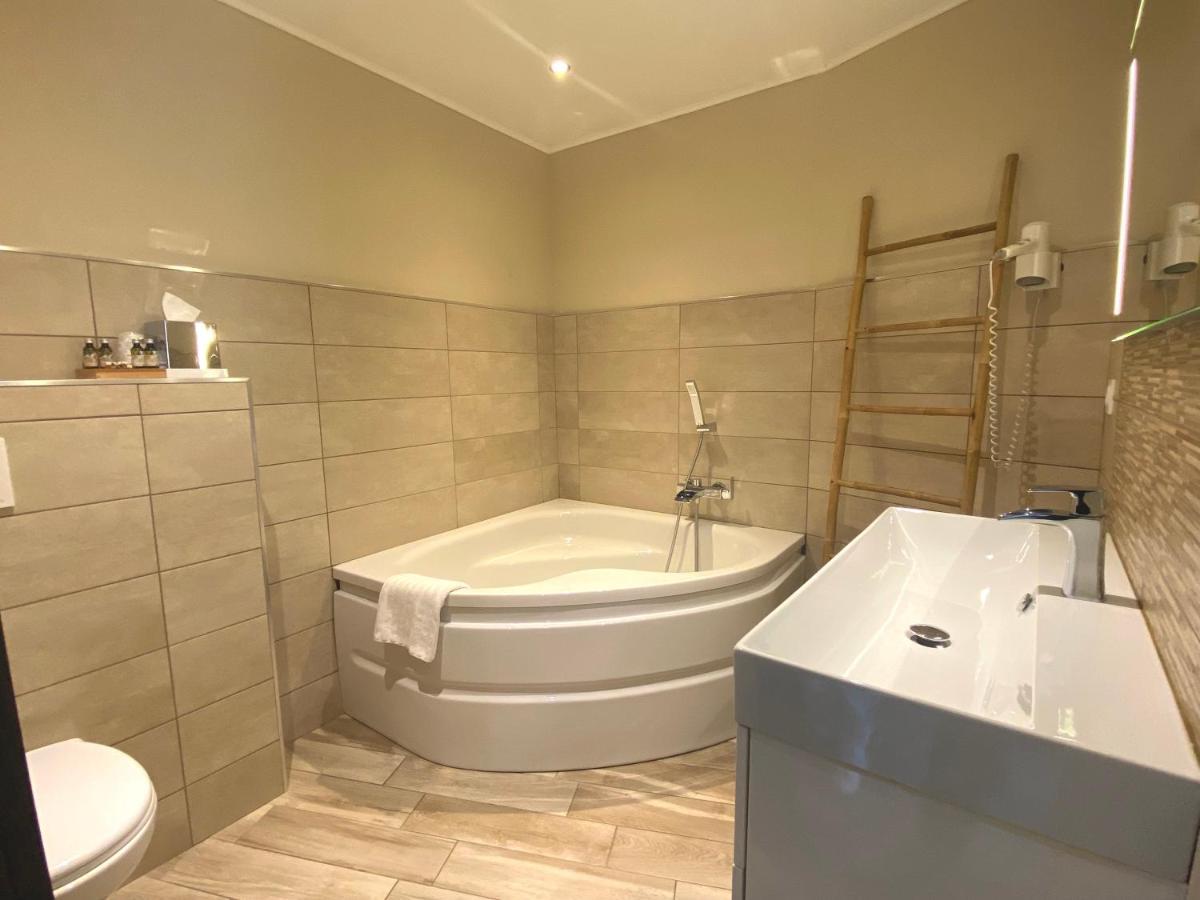 Hotel Calavita Rooftop & Spa San-Martino-di-Lota ภายนอก รูปภาพ