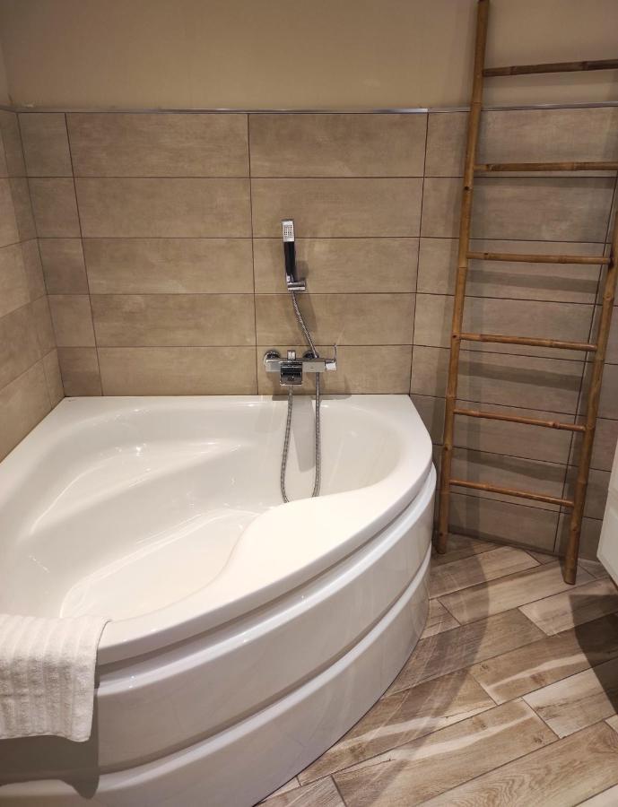 Hotel Calavita Rooftop & Spa San-Martino-di-Lota ภายนอก รูปภาพ