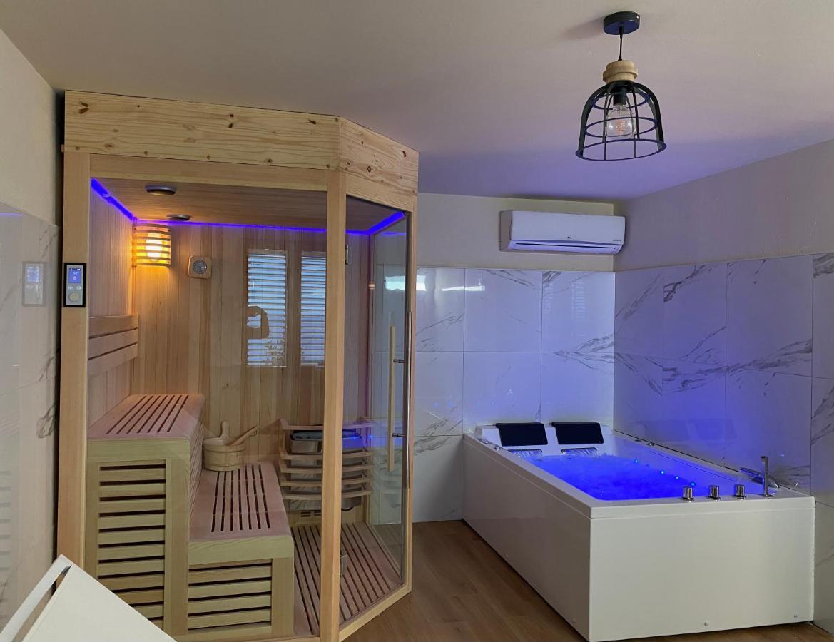 Hotel Calavita Rooftop & Spa San-Martino-di-Lota ภายนอก รูปภาพ